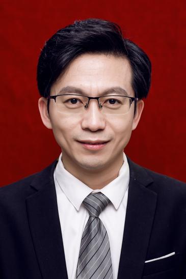 文本框: 一寸近期正照（电子版）