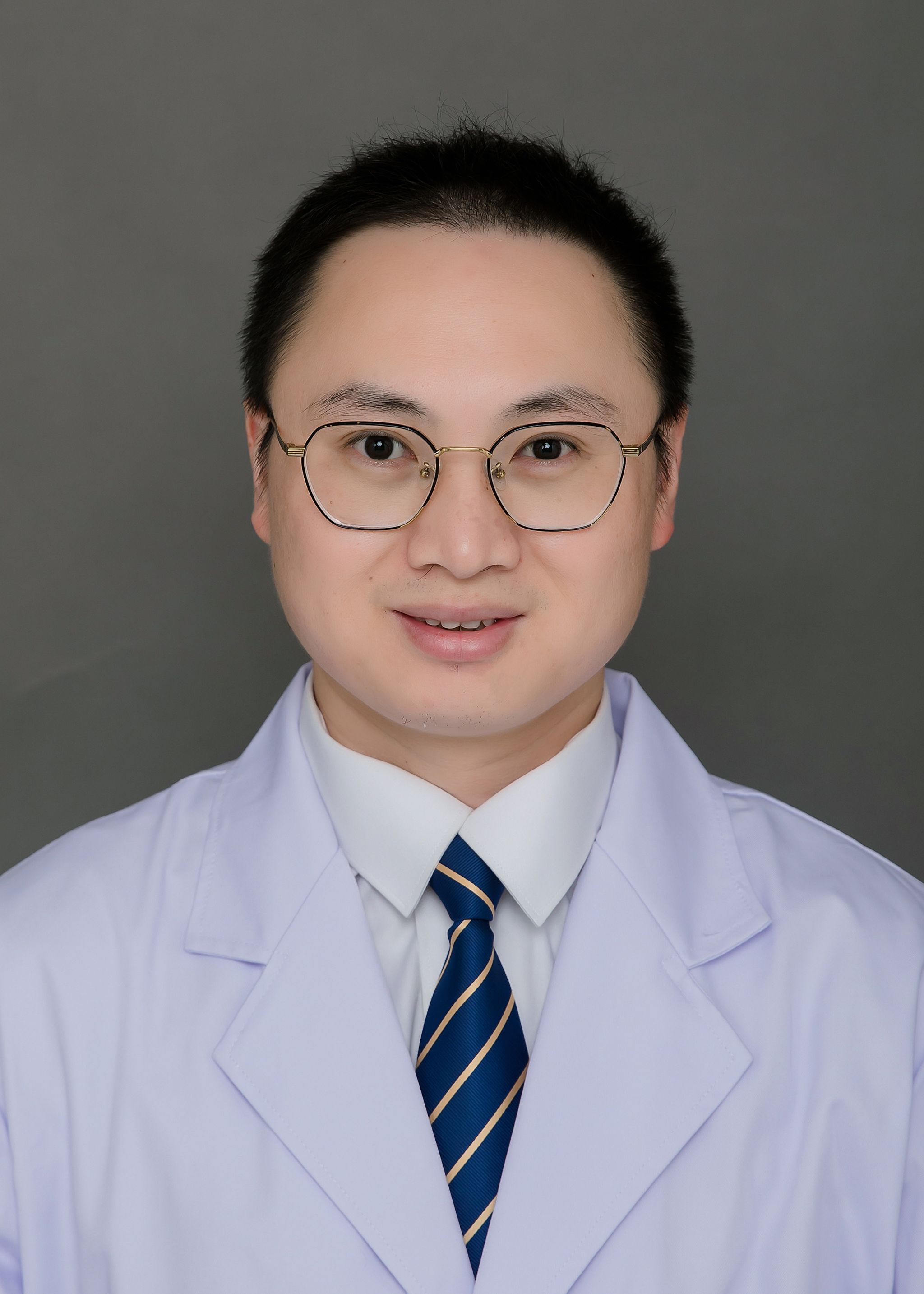 文本框: 一寸近期正照（电子版）